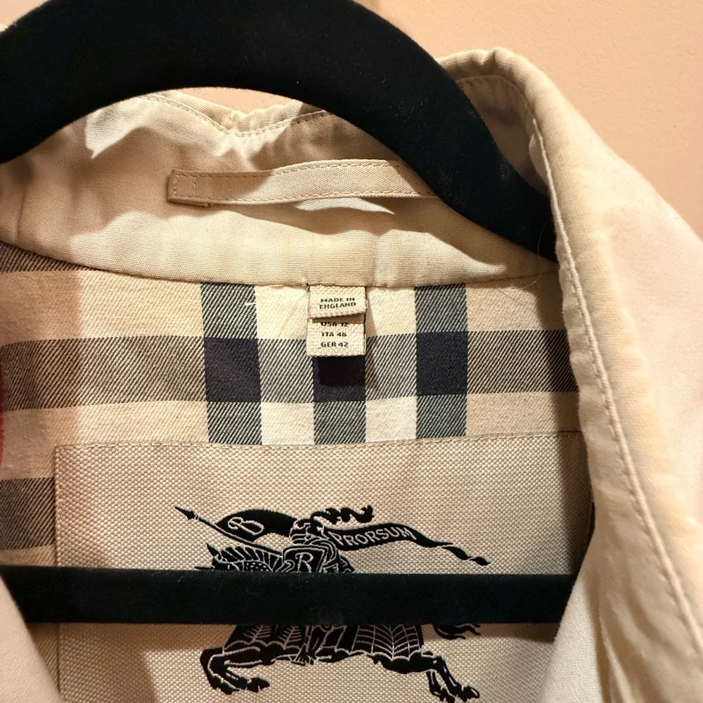 Burberry Beige Double-Breasted Trench Coat - Picture 5 of 6